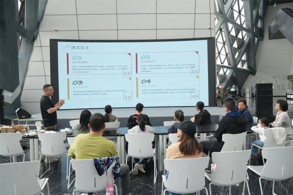 冠达配资 “漆韵流光” 非遗漆画活动在济南市美术馆举办